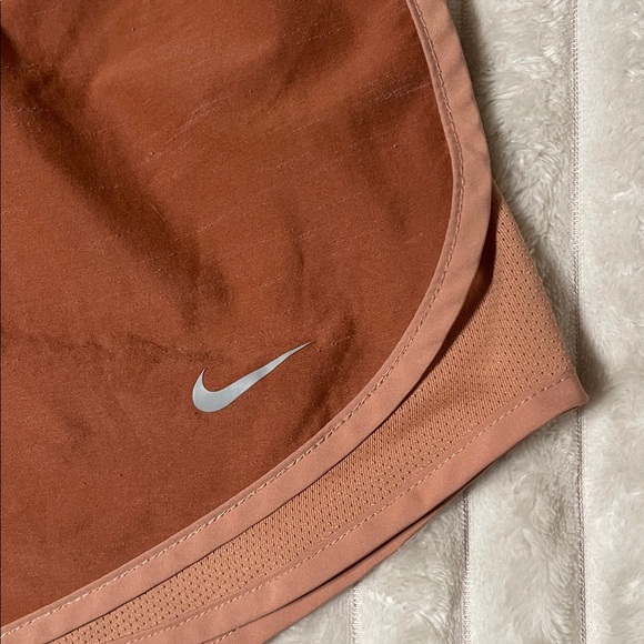 Nike Women's Orange Athletic Shorts | Size 2X - Picture 2 of 4